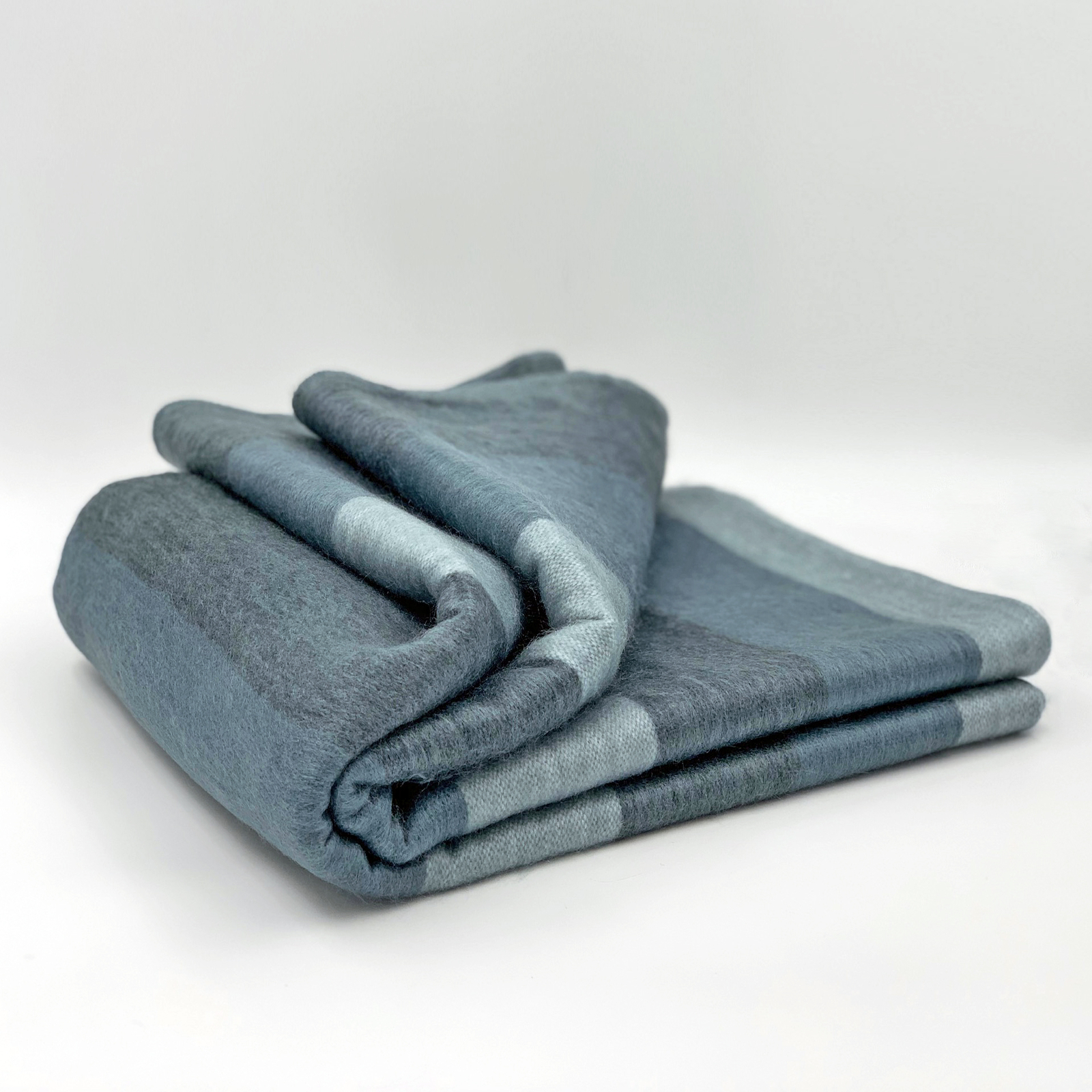 SOFT & WARM GRAY STRIPED ALPACA LLAMA WOOL BLANKET THROW QUEEN gallery