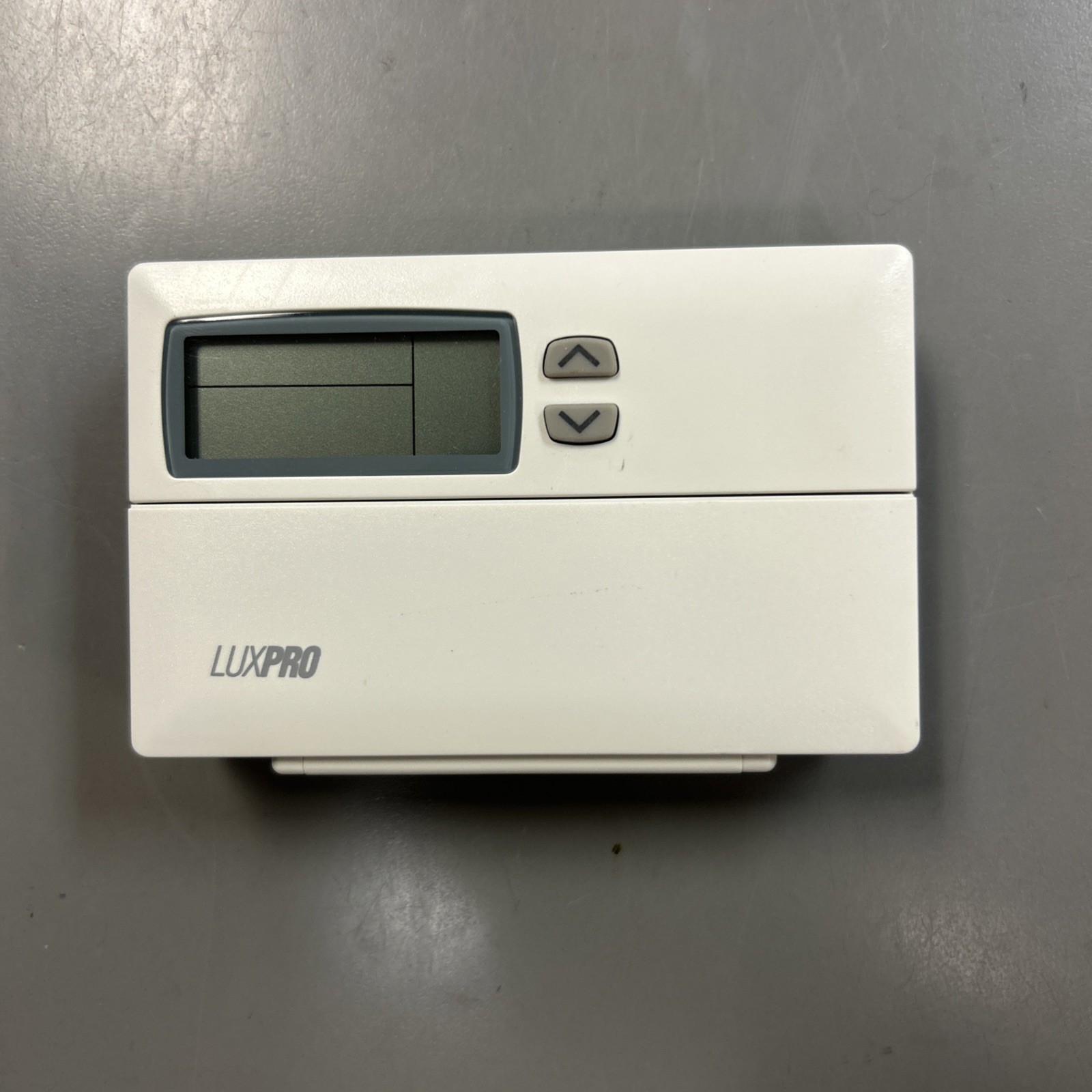 Lux Pro PSP511LCa Digital Programmable Thermostat 1-Heat 1-Cool Tested Working gallery