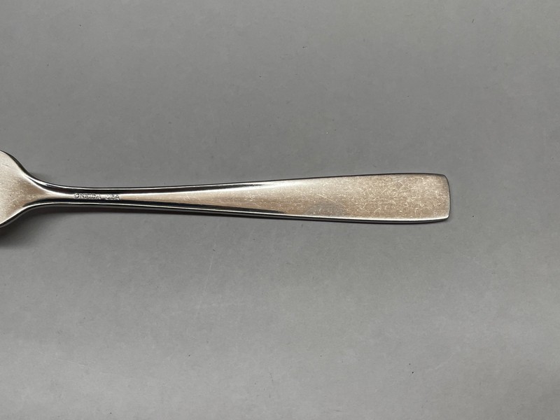 Oneida Satin Accent Stainless USA Dinner Fork 7-1/4” gallery