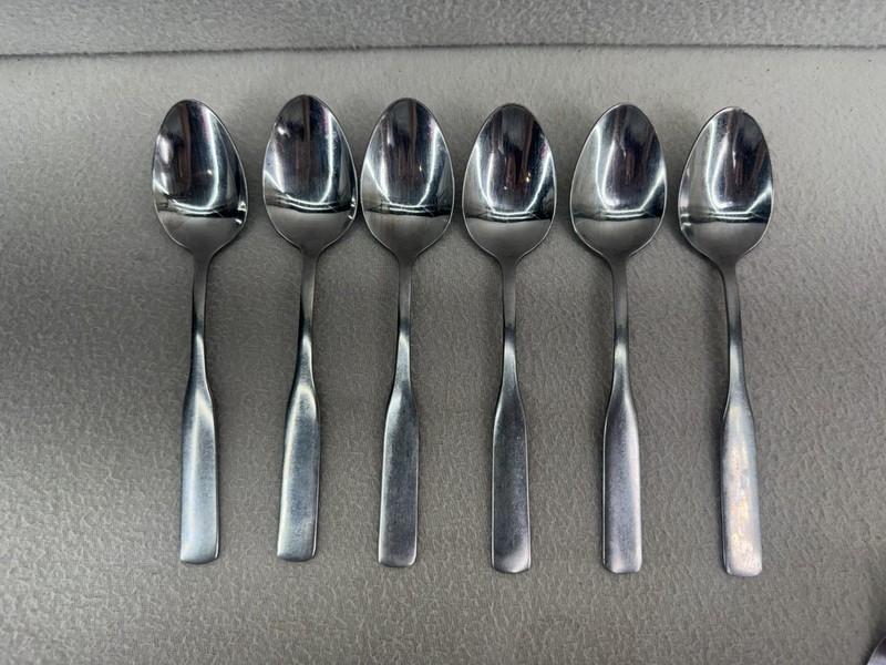 Reed & Barton Heritage Mint Flatware Set 32 Pc 18/0 Stainless Steel 4 Serving gallery