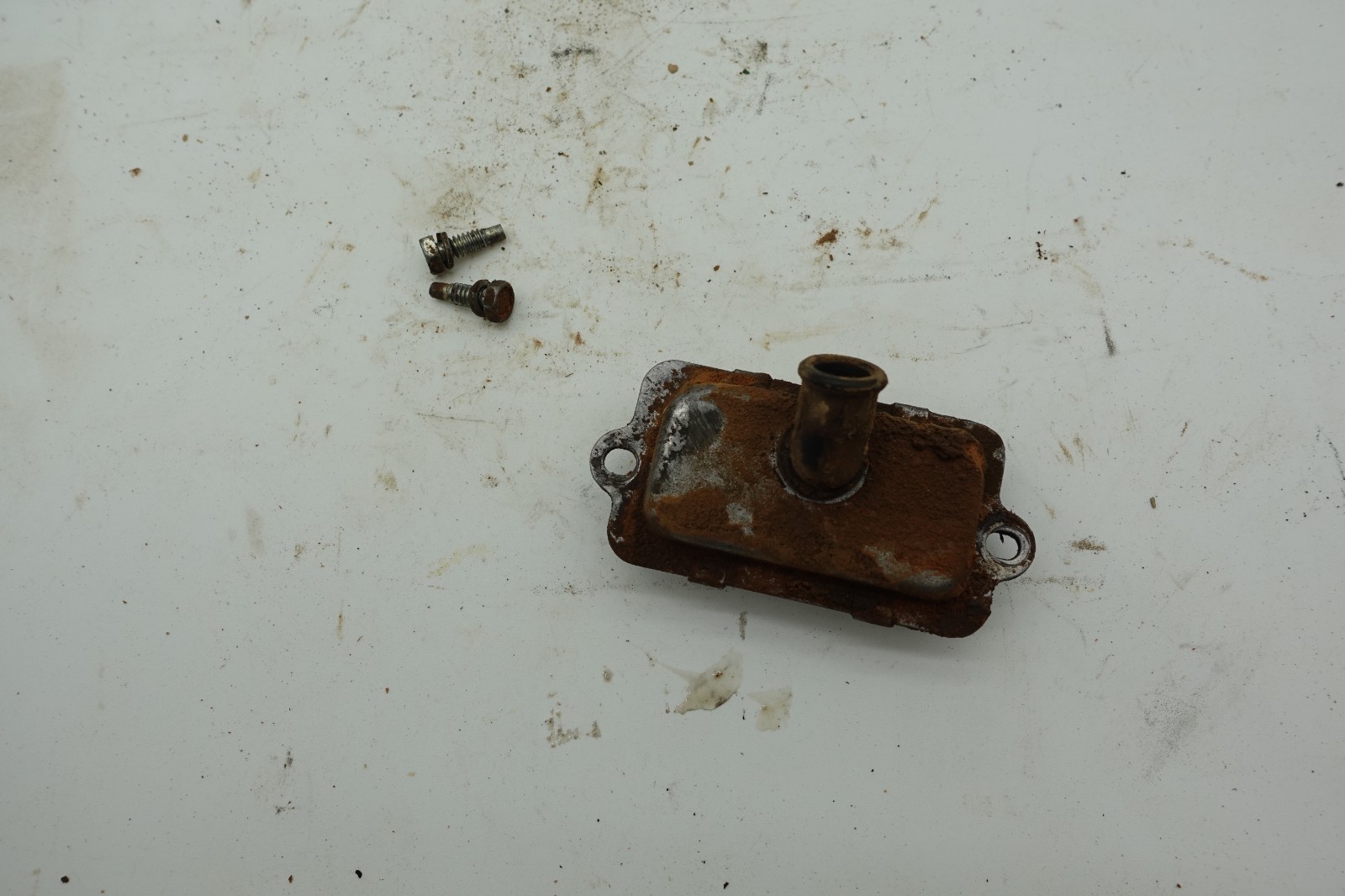 Briggs & Stratton Model 135202 Breather Assembly gallery