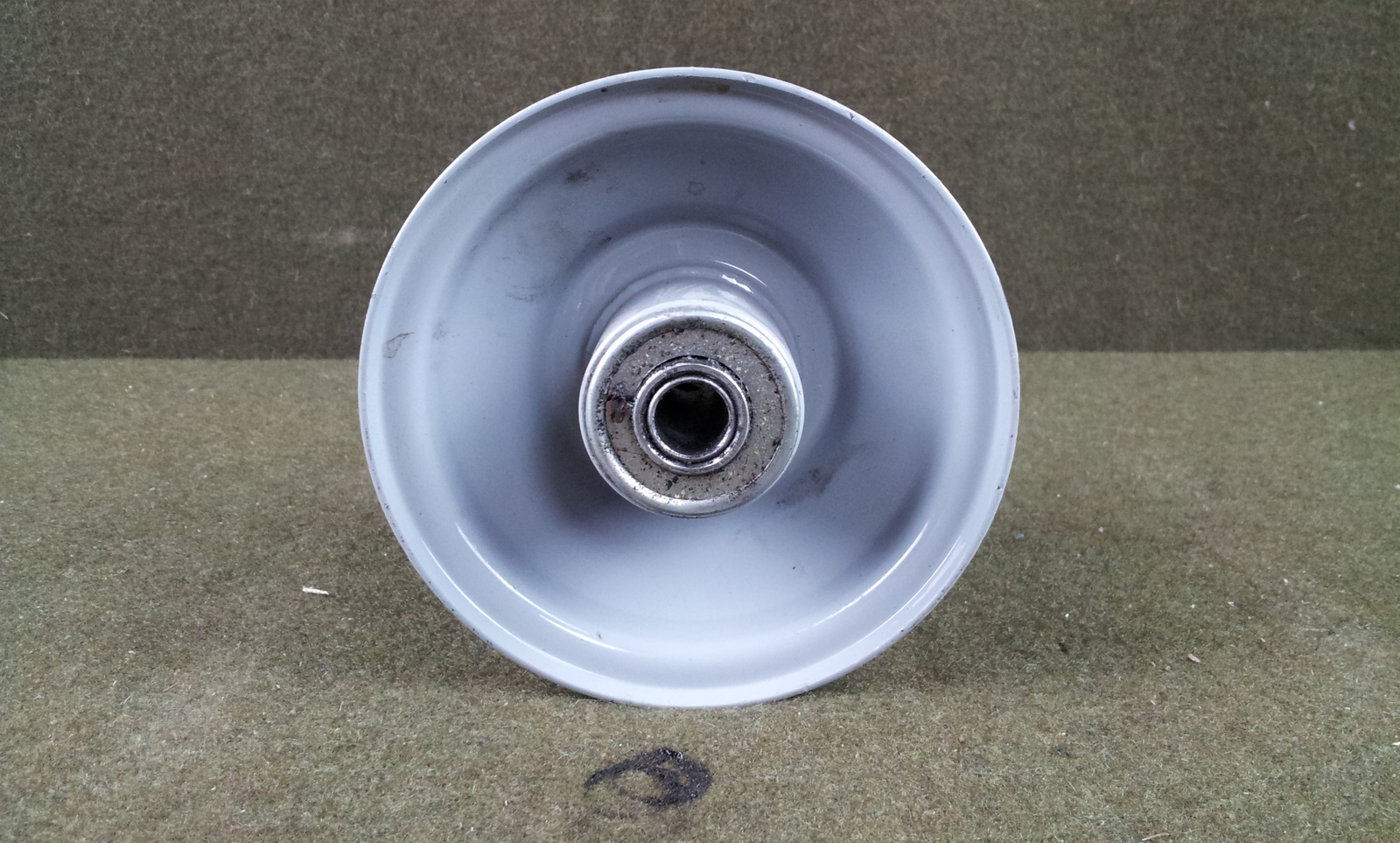 4" x 2.5" Single Piece Rim 5/8"Hub Bore with 1/2" Bore Insert gallery