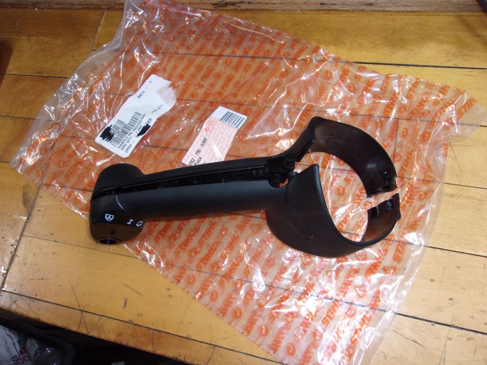 Stihl OEM BP Blower Clam Shell Handle Grip BR 500 550 600 4282-790-0300 #GM-VA0B gallery