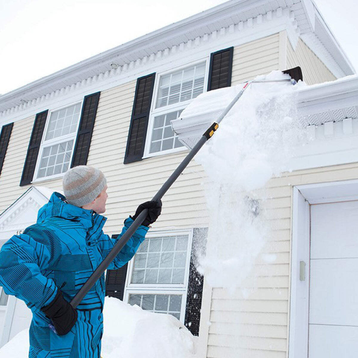 True Temper 193055510 Telescoping Snow Roof Rake gallery