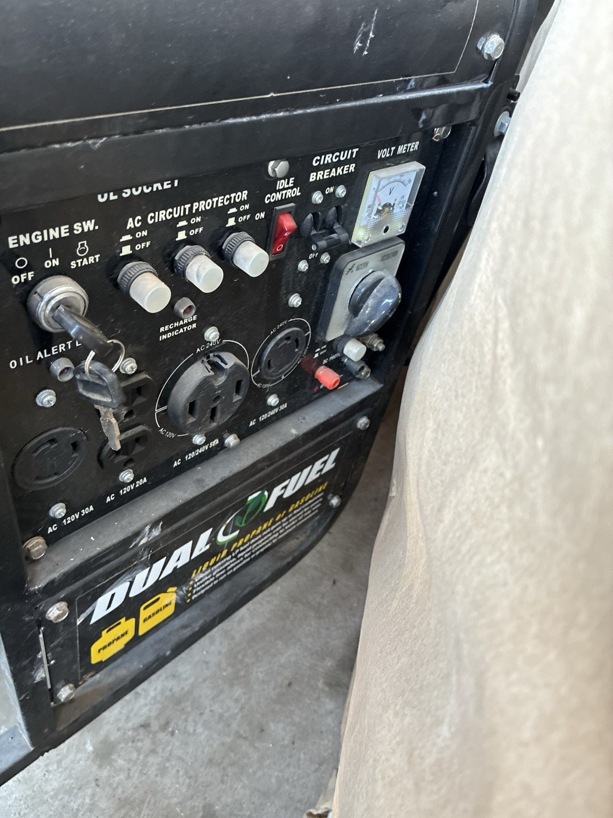 DuroMax XP10000EH Dual Fuel Electric Start Generator 8.3 Gal Home Backup gallery