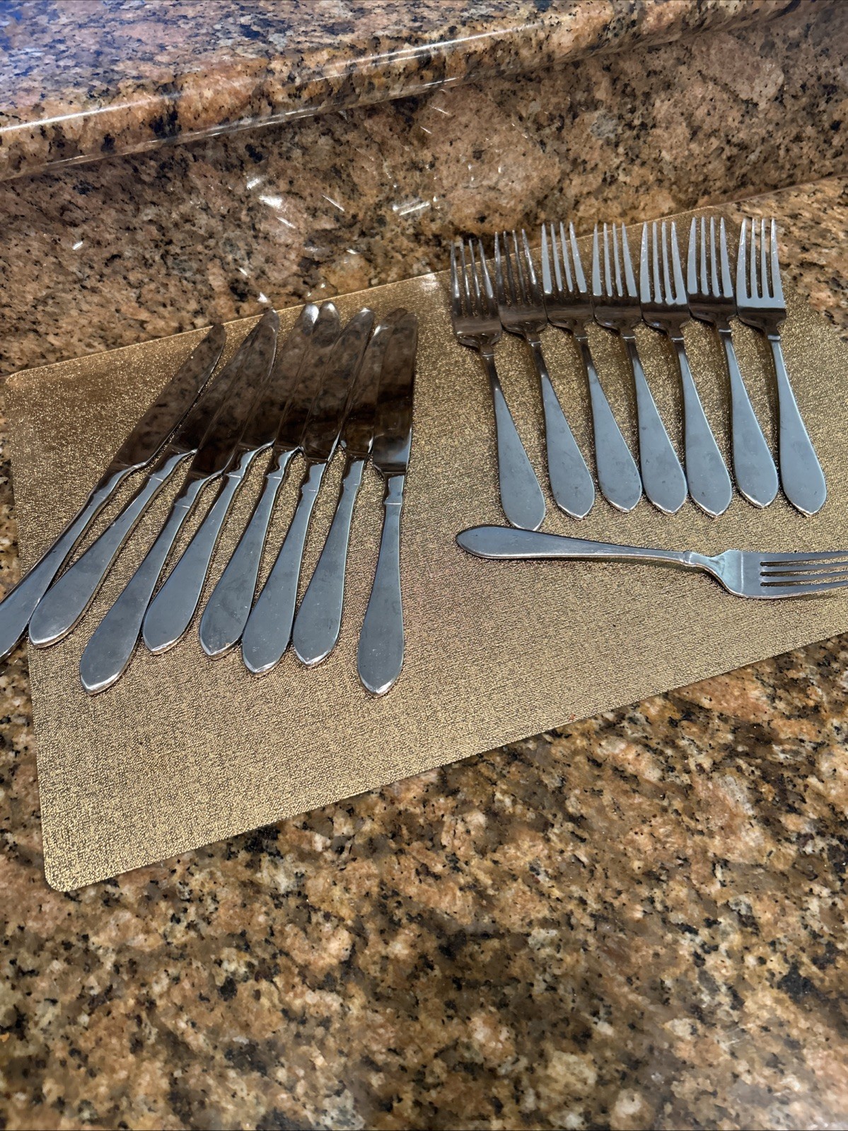 Oneida Stainless LUANN JENNIFER MOONCREST TRISTA 16 Piece Knife & Forks gallery