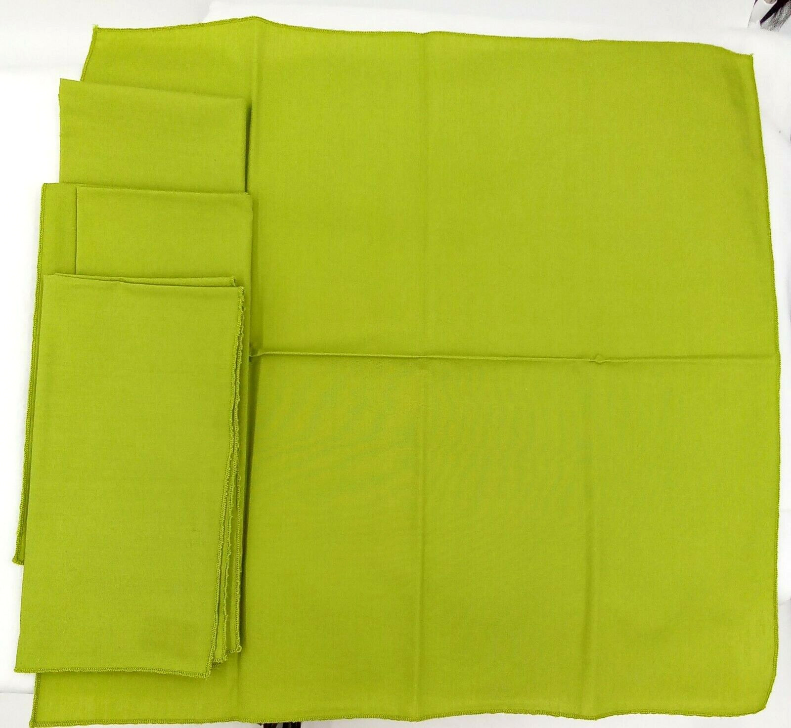 Vintage Avocado Green Cloth Napkins Polyester Cotton Solid Color 19x19 Set of 4 gallery