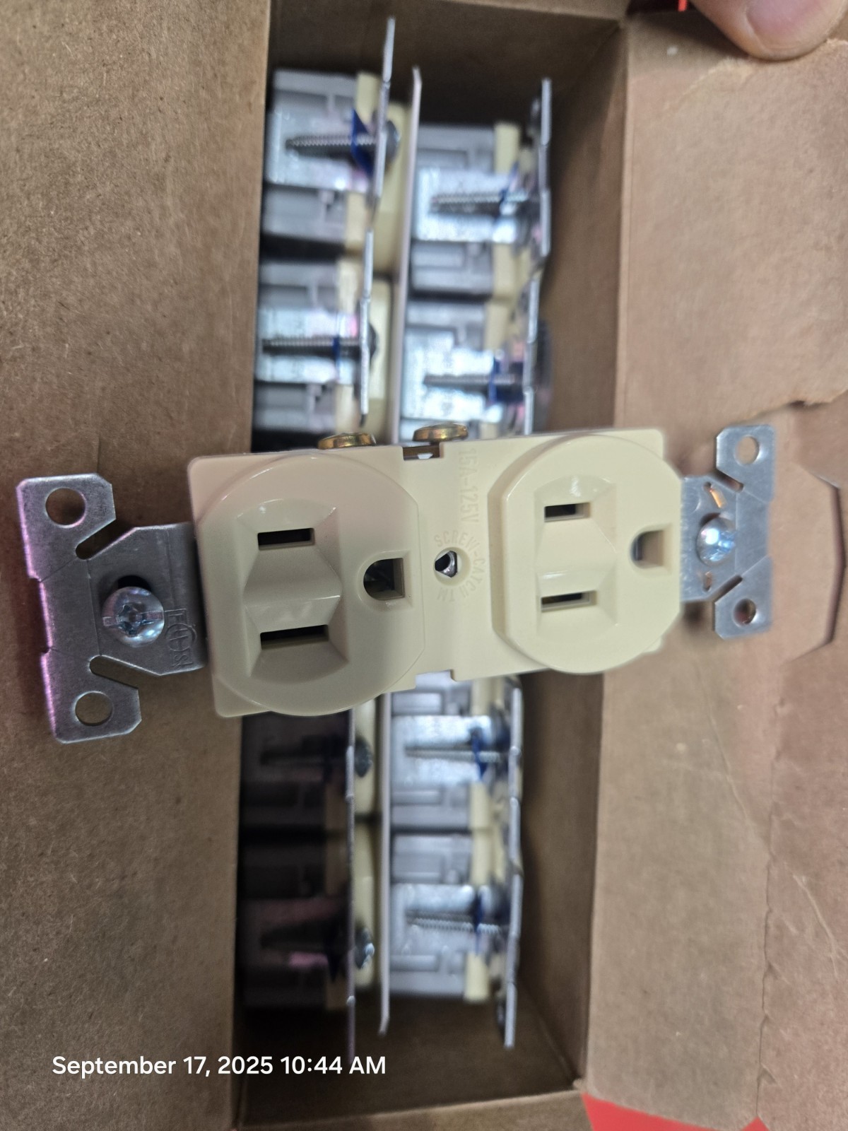 10 Pack EATON 15 AMP Standard Duplex Receptacle -IVORY- #BR15V-10-LW gallery