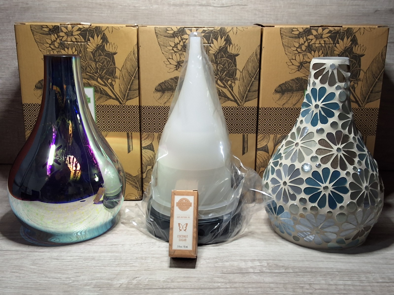 Scentsy Stargaze Teardrop Diffuser with Shade, Pedestal Stand, and Enrich Shade. gallery