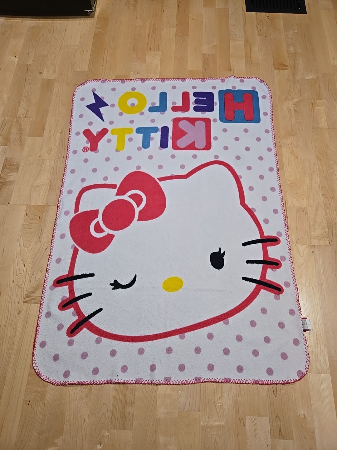 2011 Hello Kitty Kids/ Toddler Fleece Throw Blanket 32×46 Inch Multi-coloured gallery