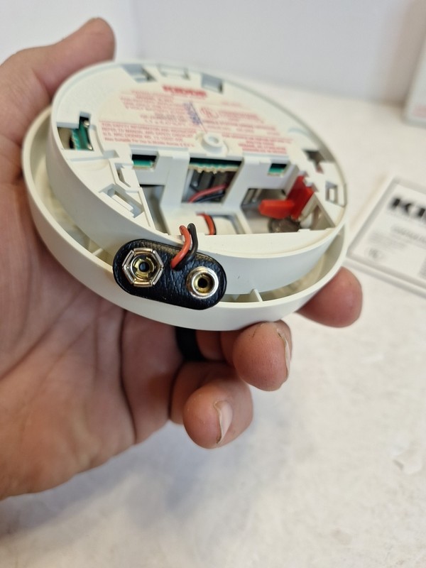 Kidde Basic Smoke Alarm Model K501, White, Battery Operated NOS gallery