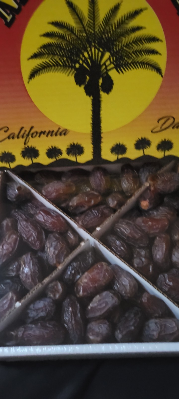 4.5 Lb Medjool Dates gallery