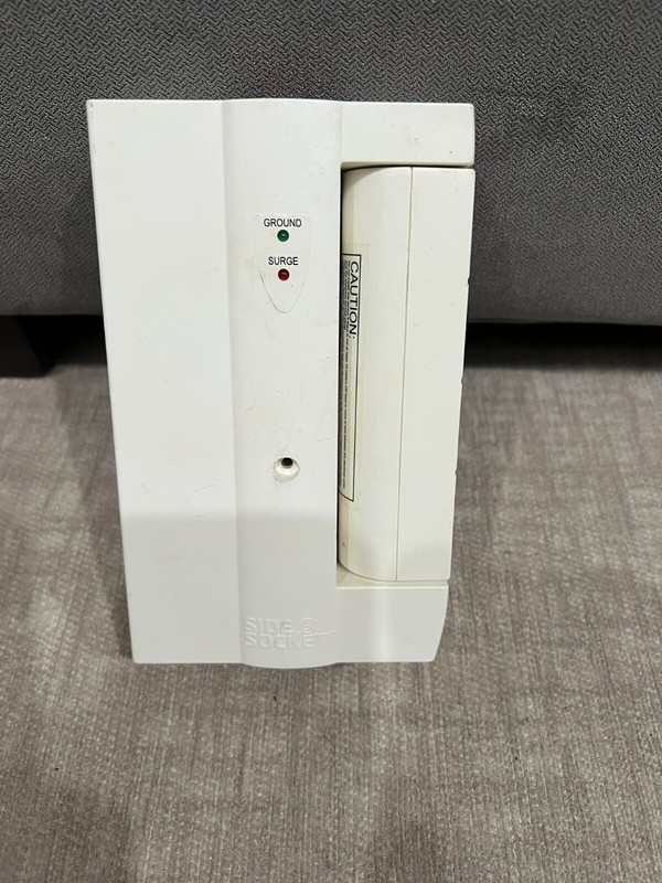 Side Socket Elite 8-Outlet Expander/Extender - As Seen On TV - 90 Degree Swivel gallery