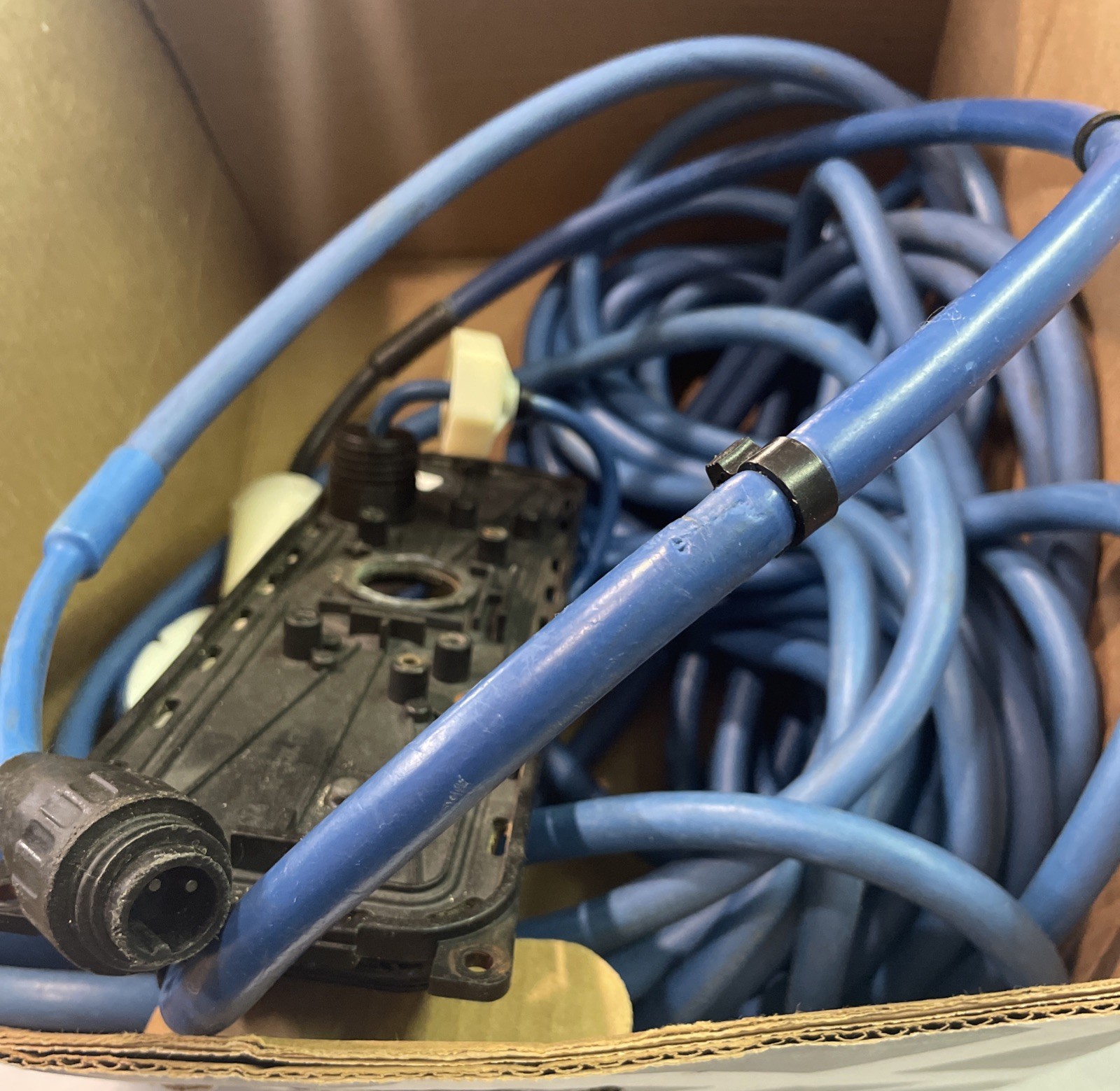 Maytronics Dolphin CC Plus Robot Cleaner 2 Wire 60ft Swivel Cable gallery