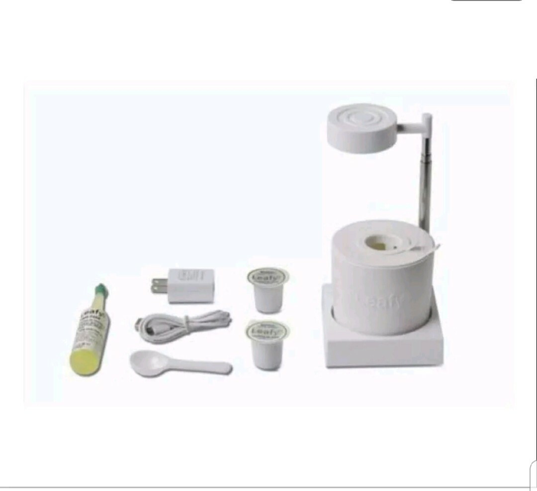 Leafy Indoor LED Desktop Aerogarden Hydroponics & Grow Light System gallery