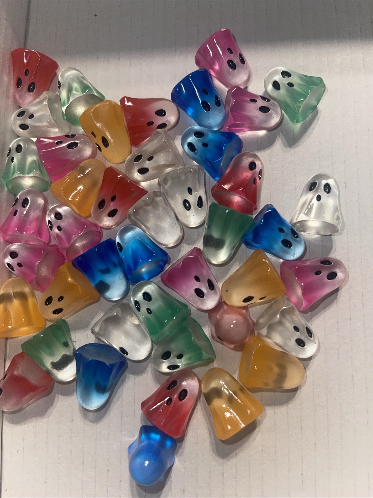 45 Pieces Luminous Mini Resin GHOSTS Multicolored Crafts gallery