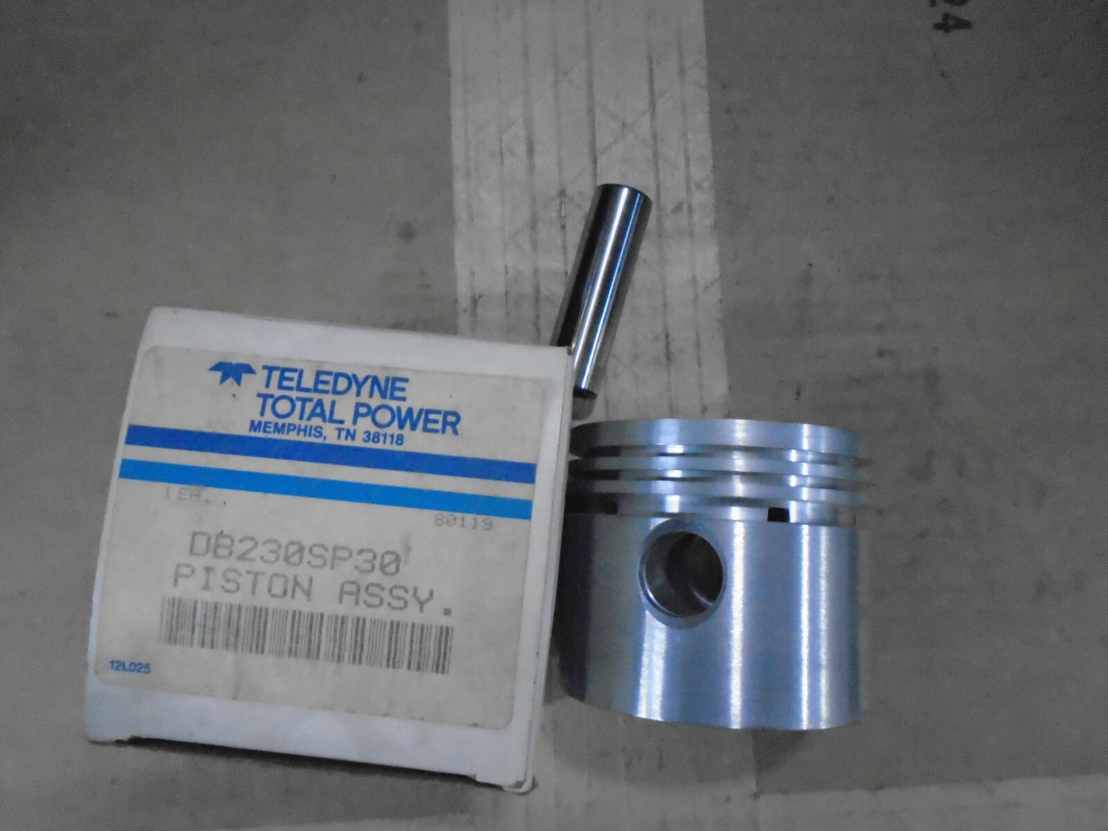 Wisconsin DB230SP30 Piston (TR10D Only) - NOS gallery