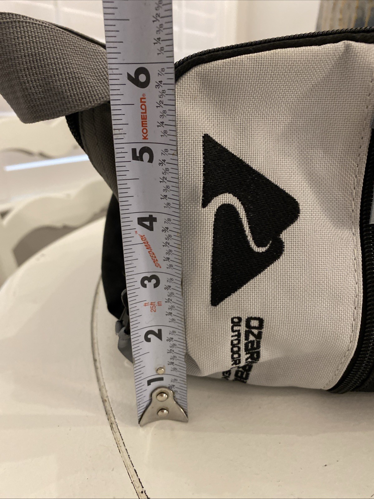 Ozark Trail Duffle Bag Outer Pockets Zip Close Heavy Duty 4