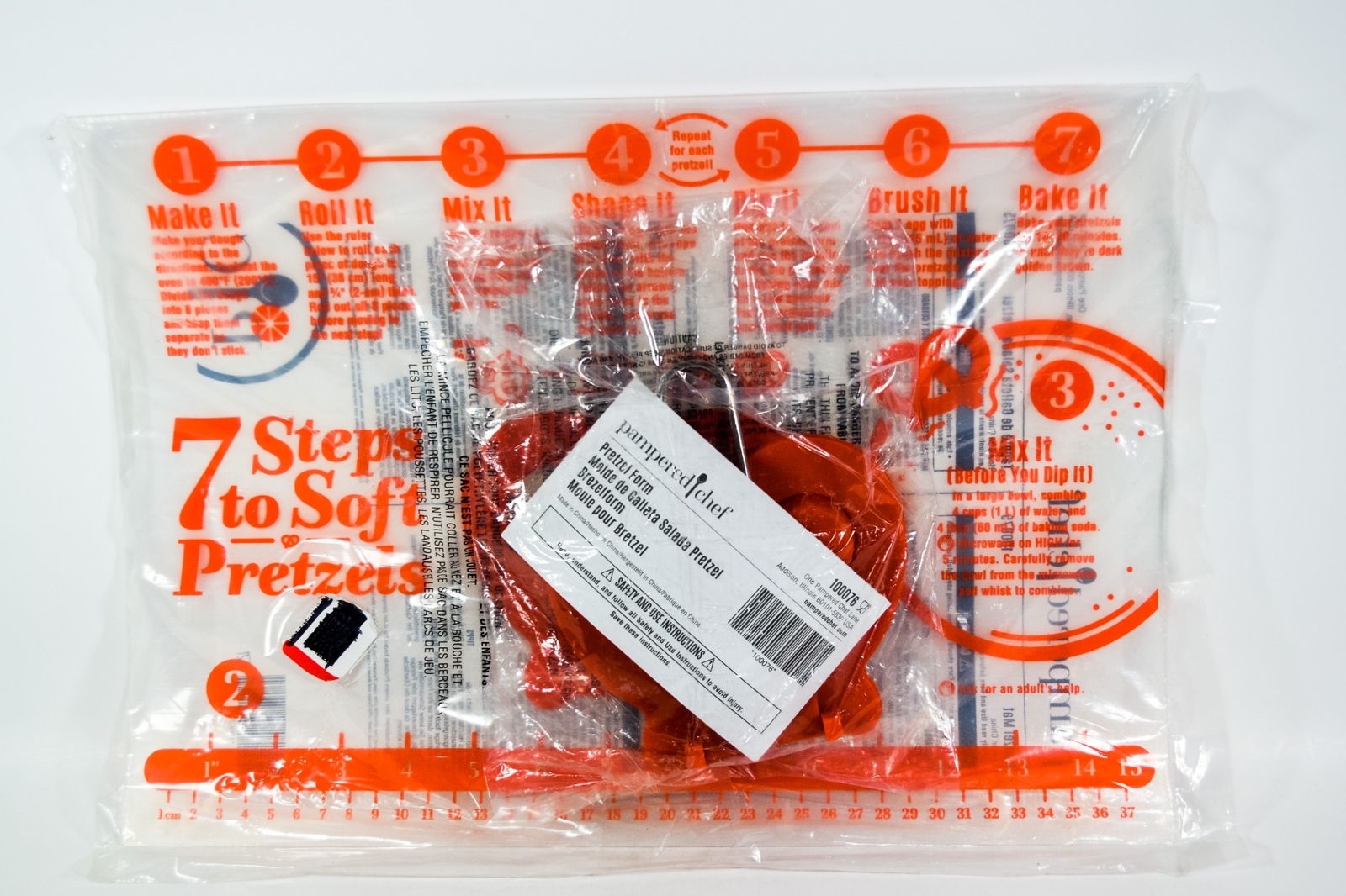 New Pampered Chef Soft Pretzel Making Set Mat & Form #100075 & #100076 gallery