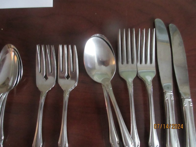ONEIDA CHATEAU STAINLESS FLATWARE, 16 MISC PIECES, VGC gallery