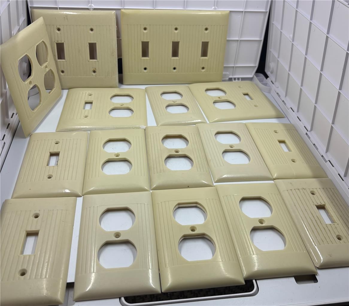 Mid Century SIERRA SwitchPlate Outlet Cover LOT 16 Ribbed Bakelite Ivory vintage gallery