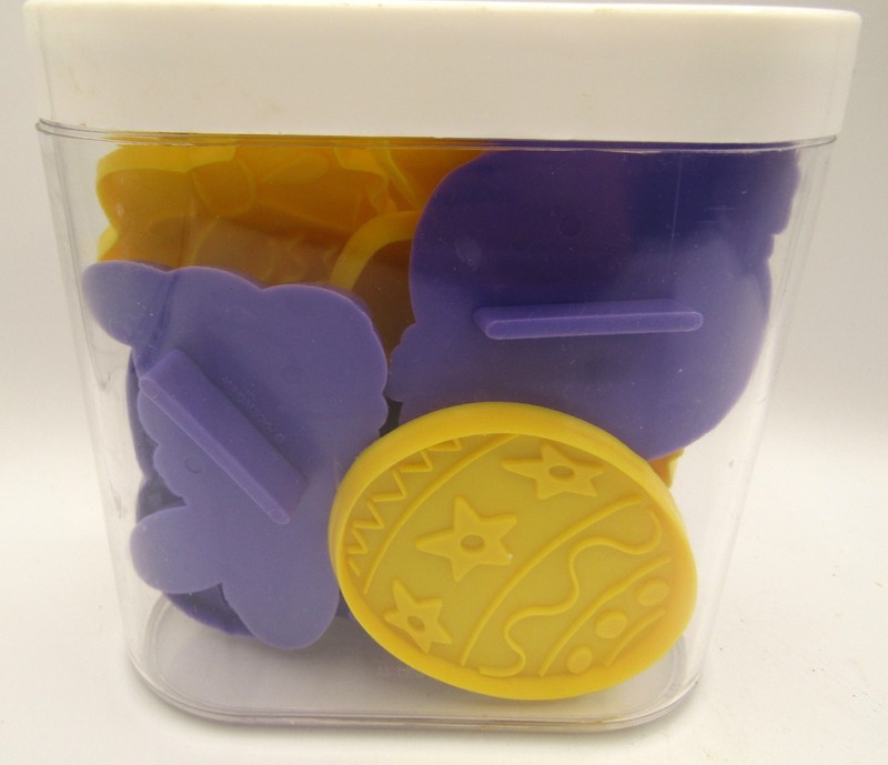 10 Piece Easter Cookie Cutter Set with Recipe. gallery