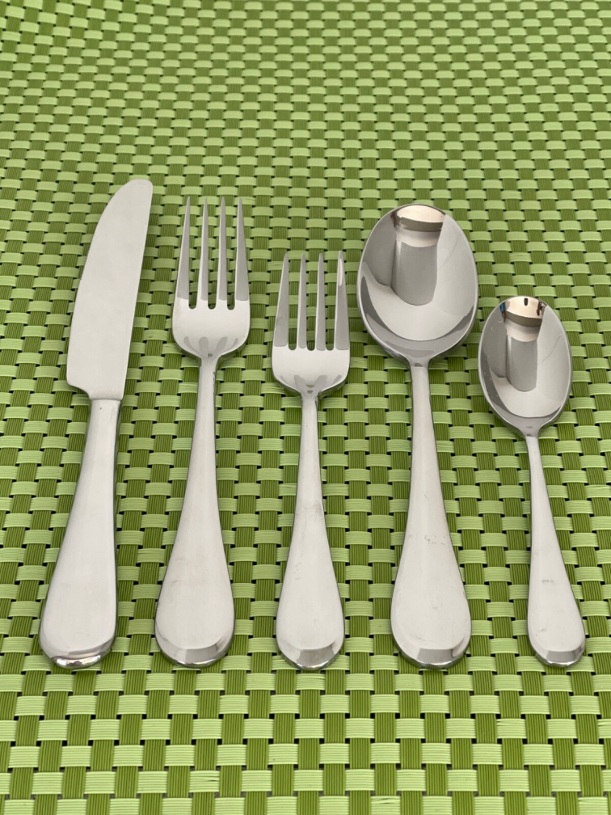 Oneida ICARUS Stainless Glossy China NEW Flatware SMART CHOICE A4N gallery