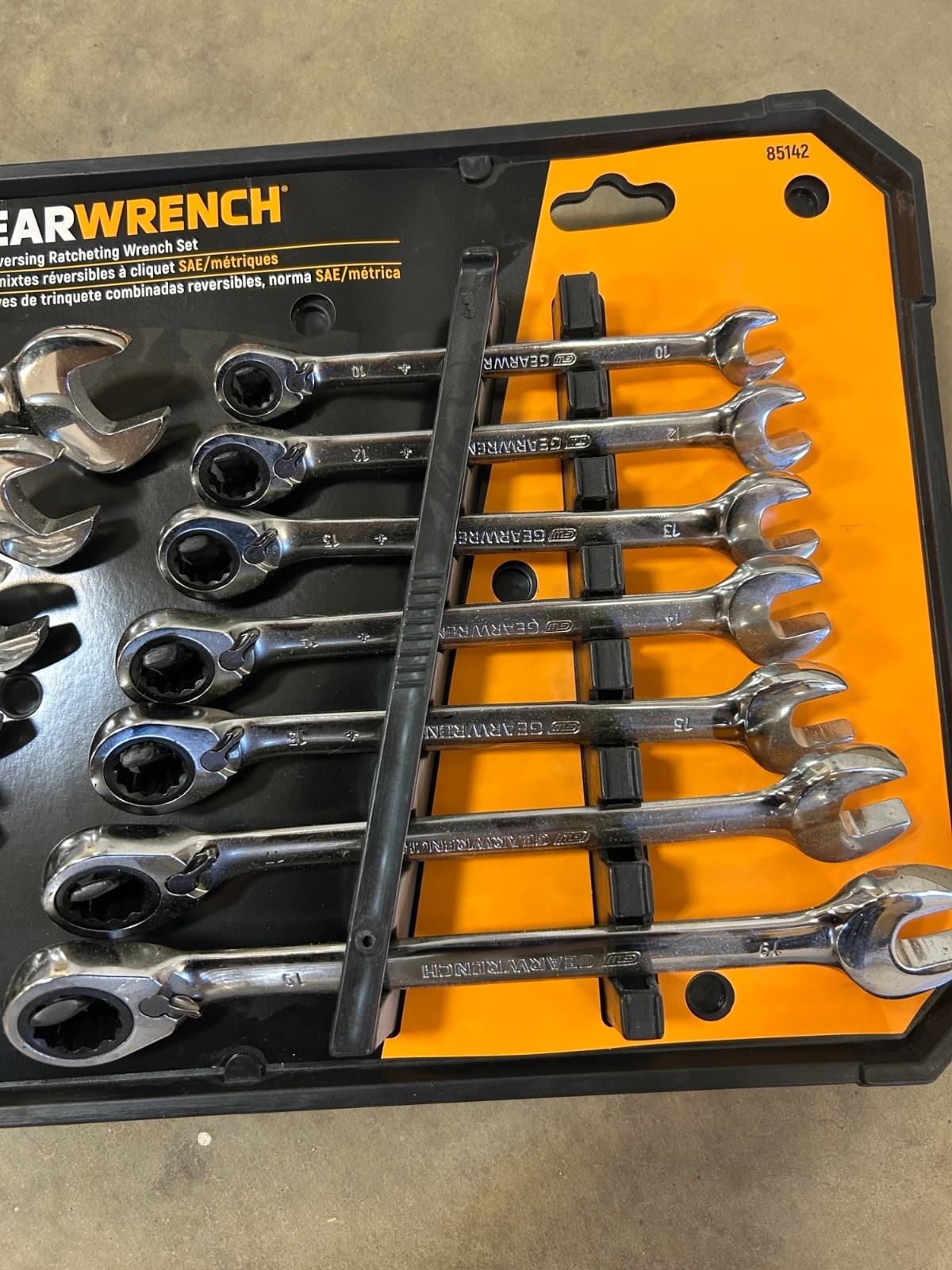 Sae/Metric 72-Tooth Reversible Combination Ratcheting Wrench Tool Set (14-Piece) gallery