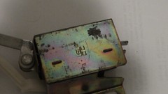 lid lock 134101800