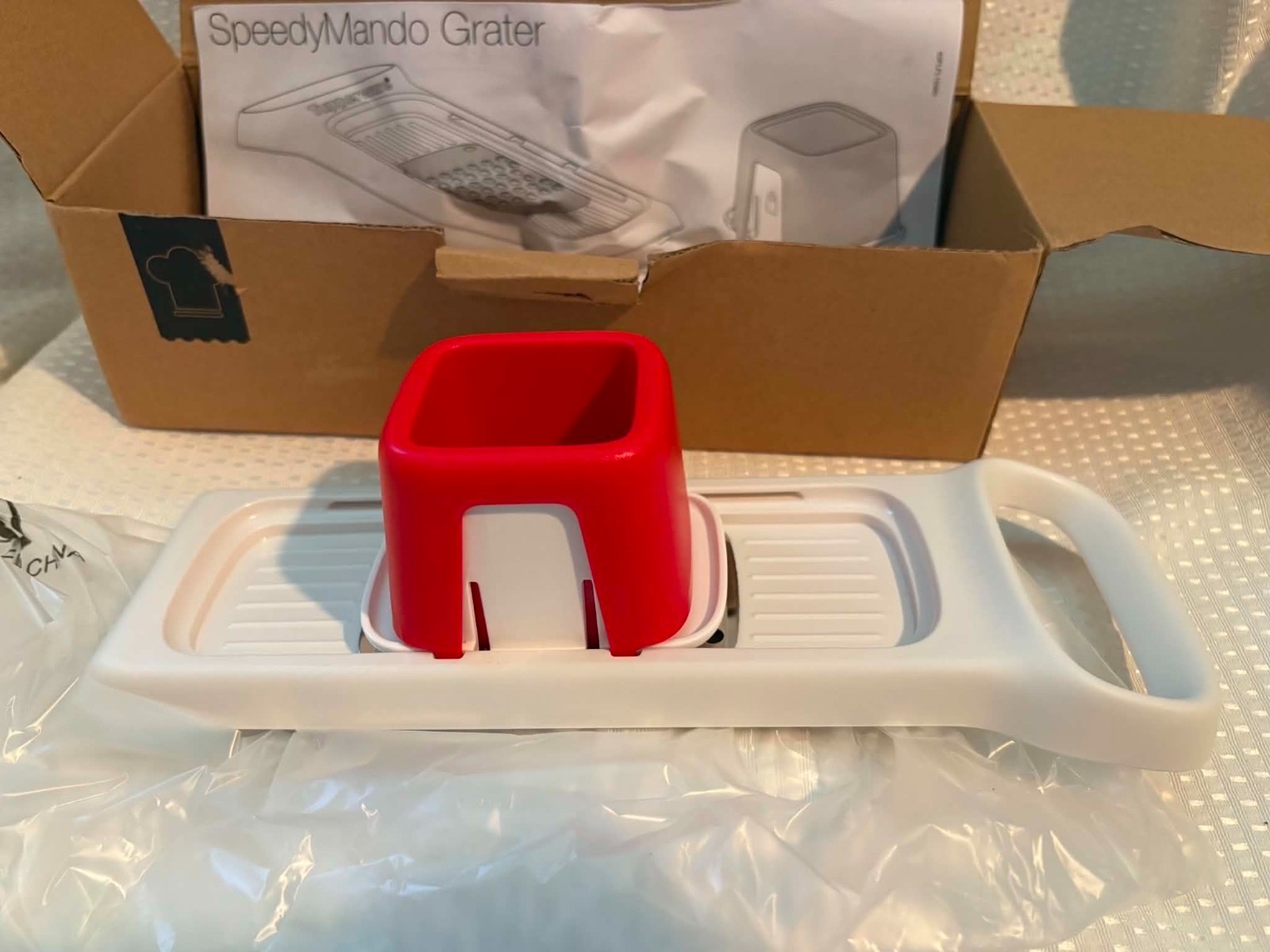 Tupperware Mini Speedy Mando Grater Hand Powered Open Box NEW gallery