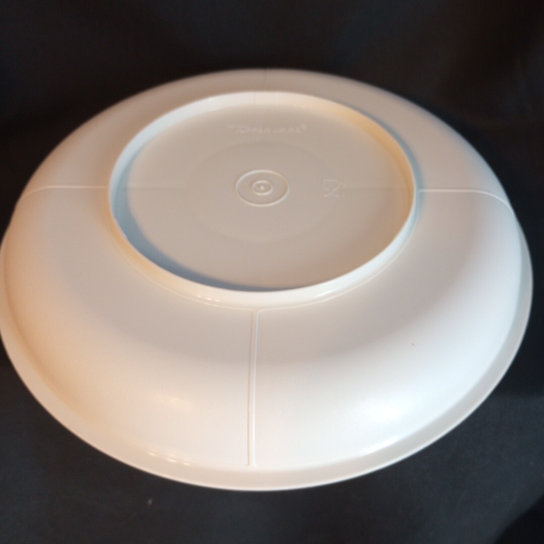 Tupperware Almond Divided Veggie Relish & Dip Serving Tray 1708-5 *NO LID* 10.5" gallery
