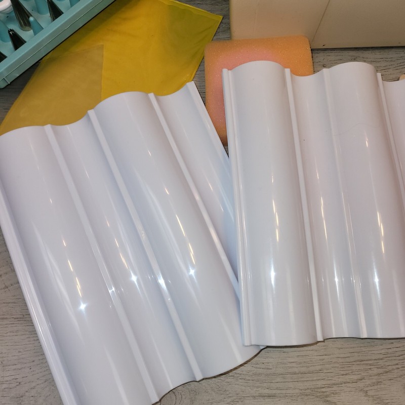 Wilton Cake Decorating Tool Caddy Case 2109-859 with tips and other supplies gallery