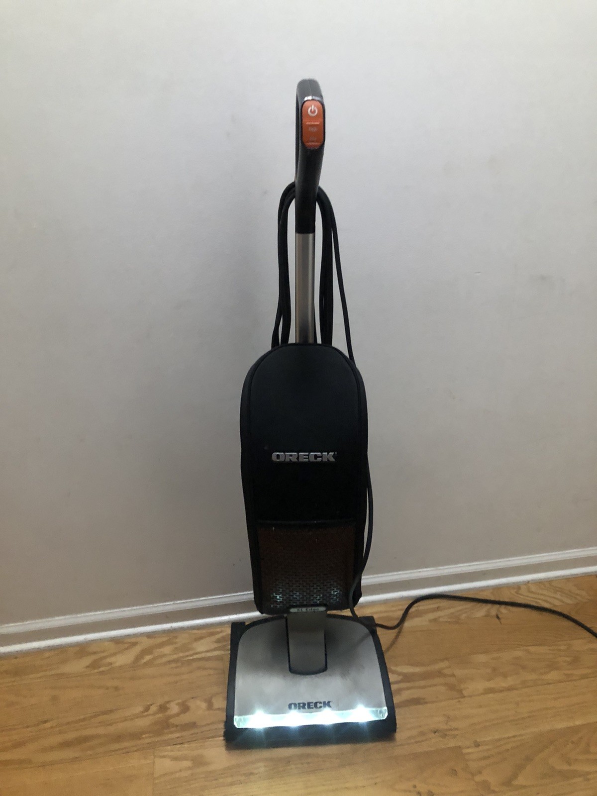 RARE Oreck Edge U8200 Upright Vacuum Fully Serviced NEW BRUSHROLLER gallery