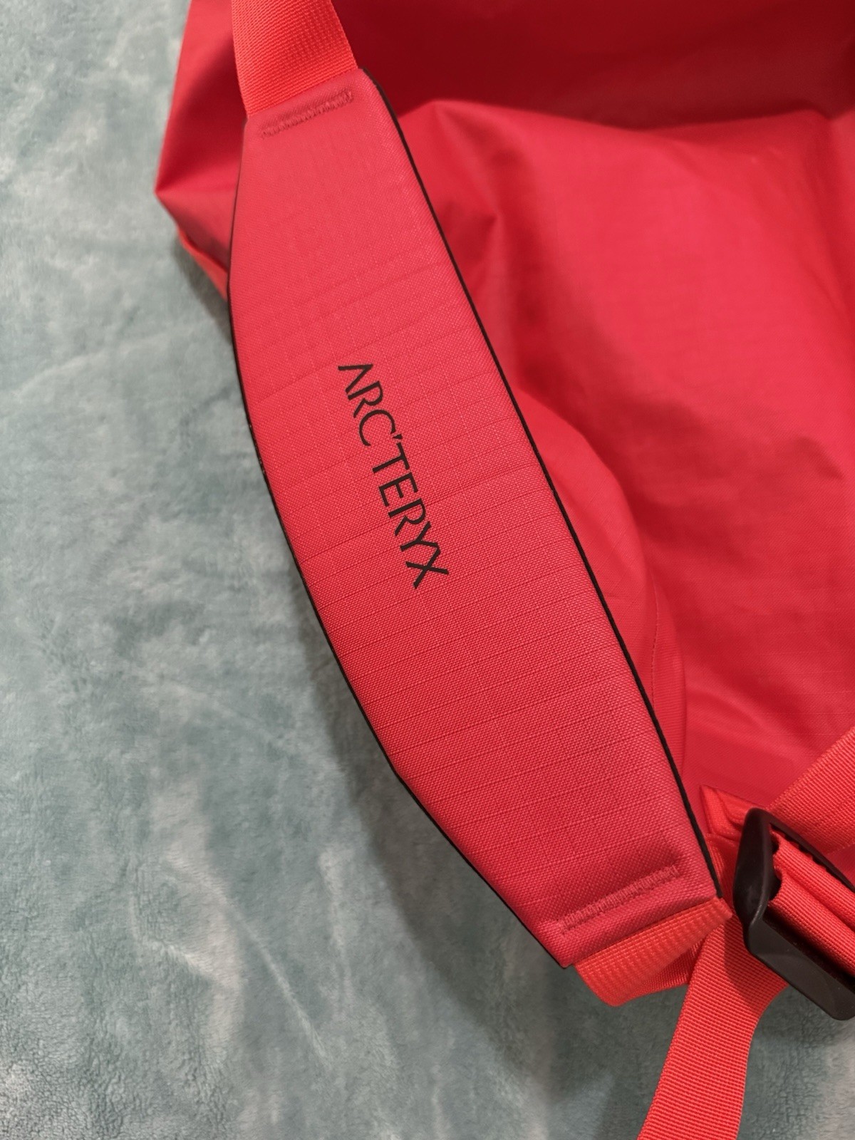 Arc'teryx Carrier Duffle 75L RED Used 4