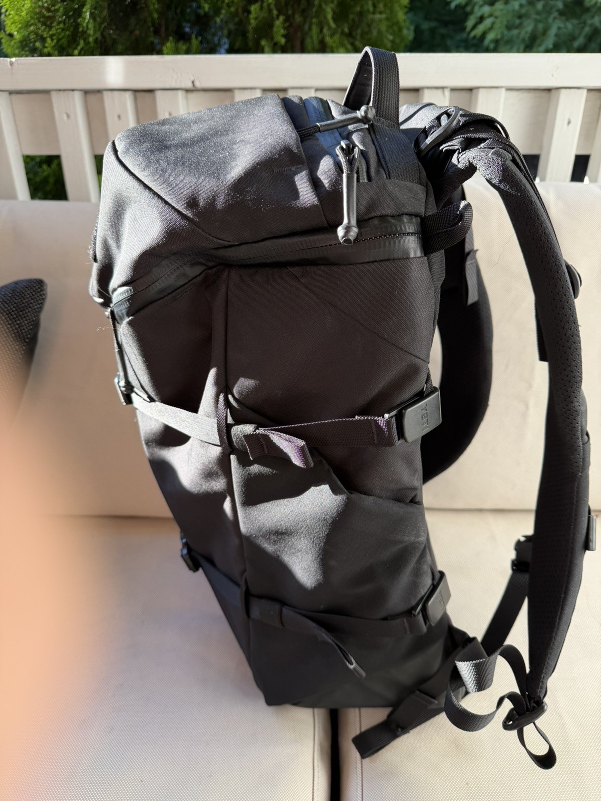 YETI Bozeman 27L Backpack Black, patch missing - Preowned 4