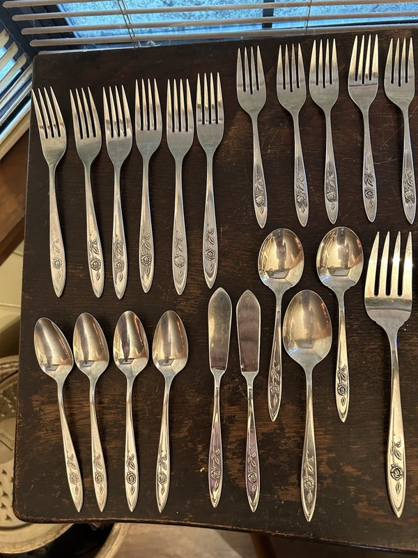 Vintage Oneida Community “My Rose” Stainless Flatware 51 Pieces Ice Tea Dinner gallery
