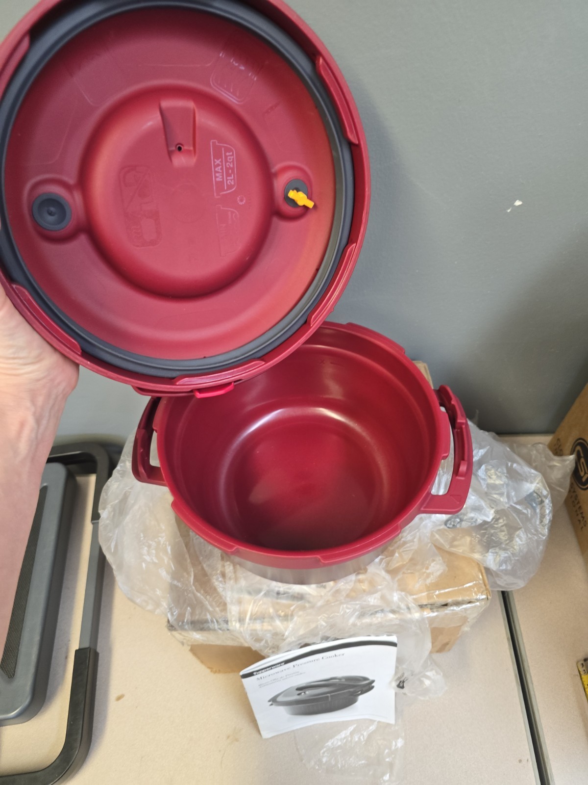 Tupperware Microwave Pressure Cooker 3Qt / 3L New Never Used Red 7643A-1 Maroon gallery