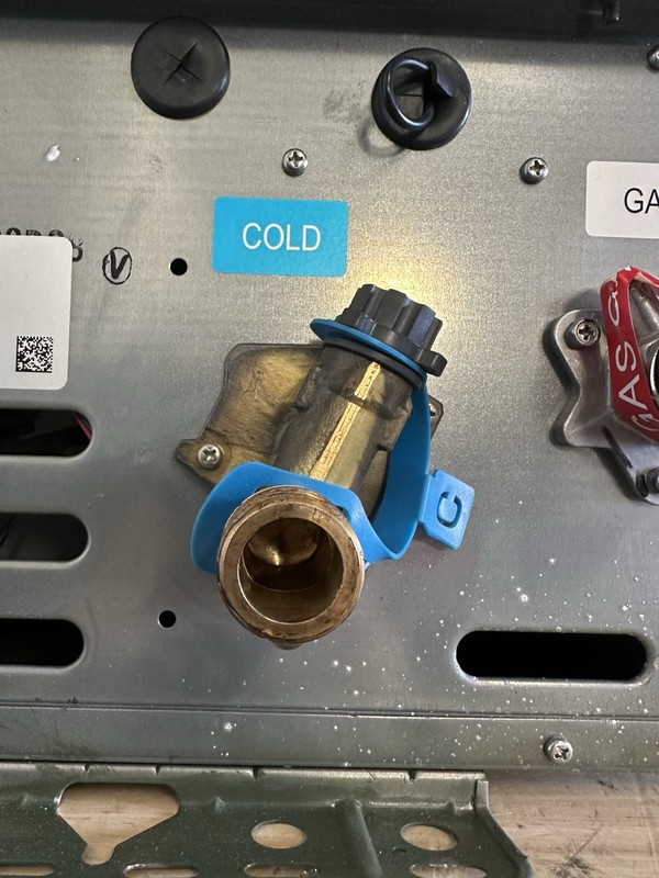 Rheem Performance 9.5 GPM Non-Condensing Liquid Propane Tankless Water Heater gallery