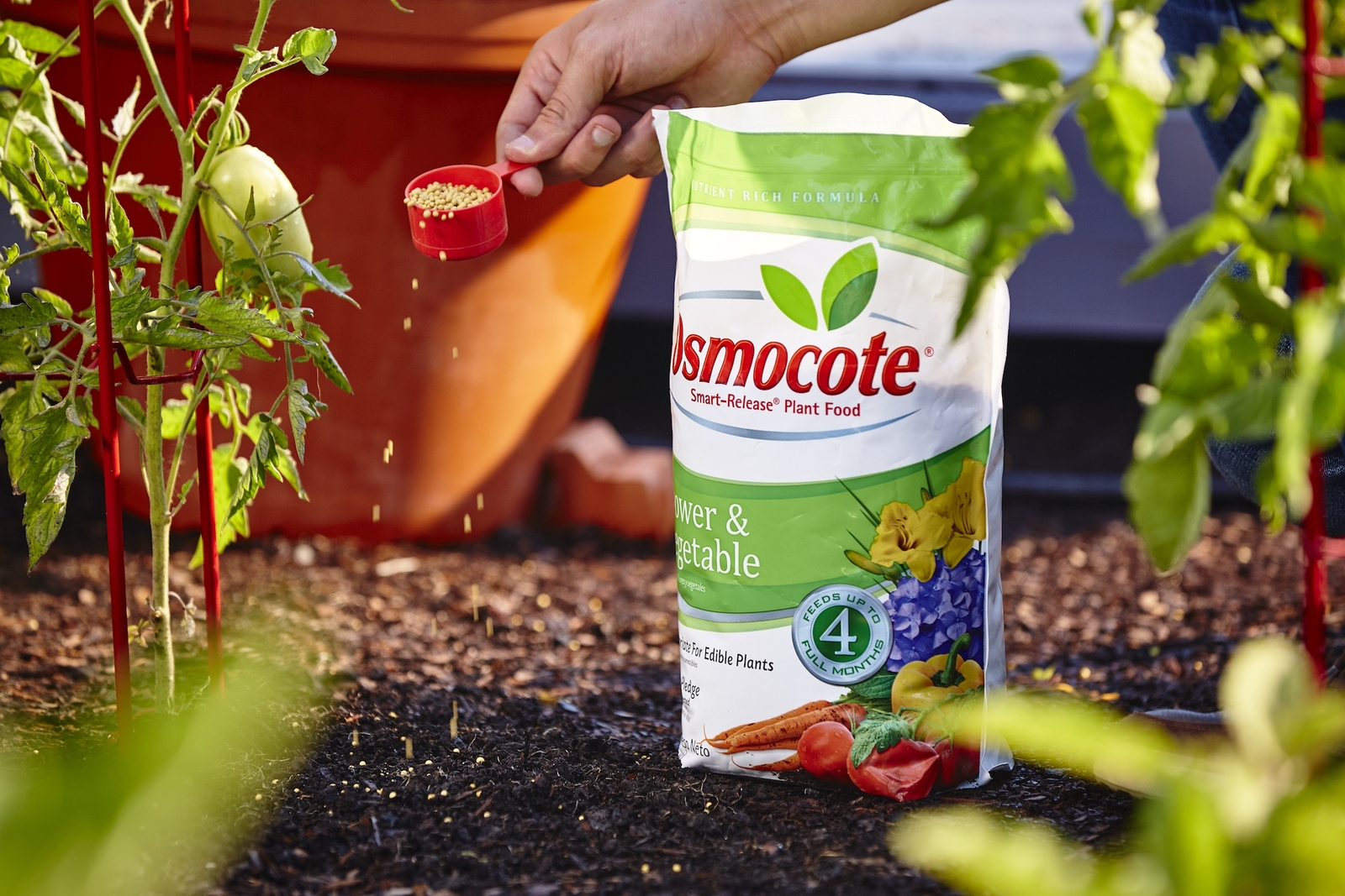 Osmocote Smart-Release Plant Food Flower and Vegetable 8 lbs. gallery