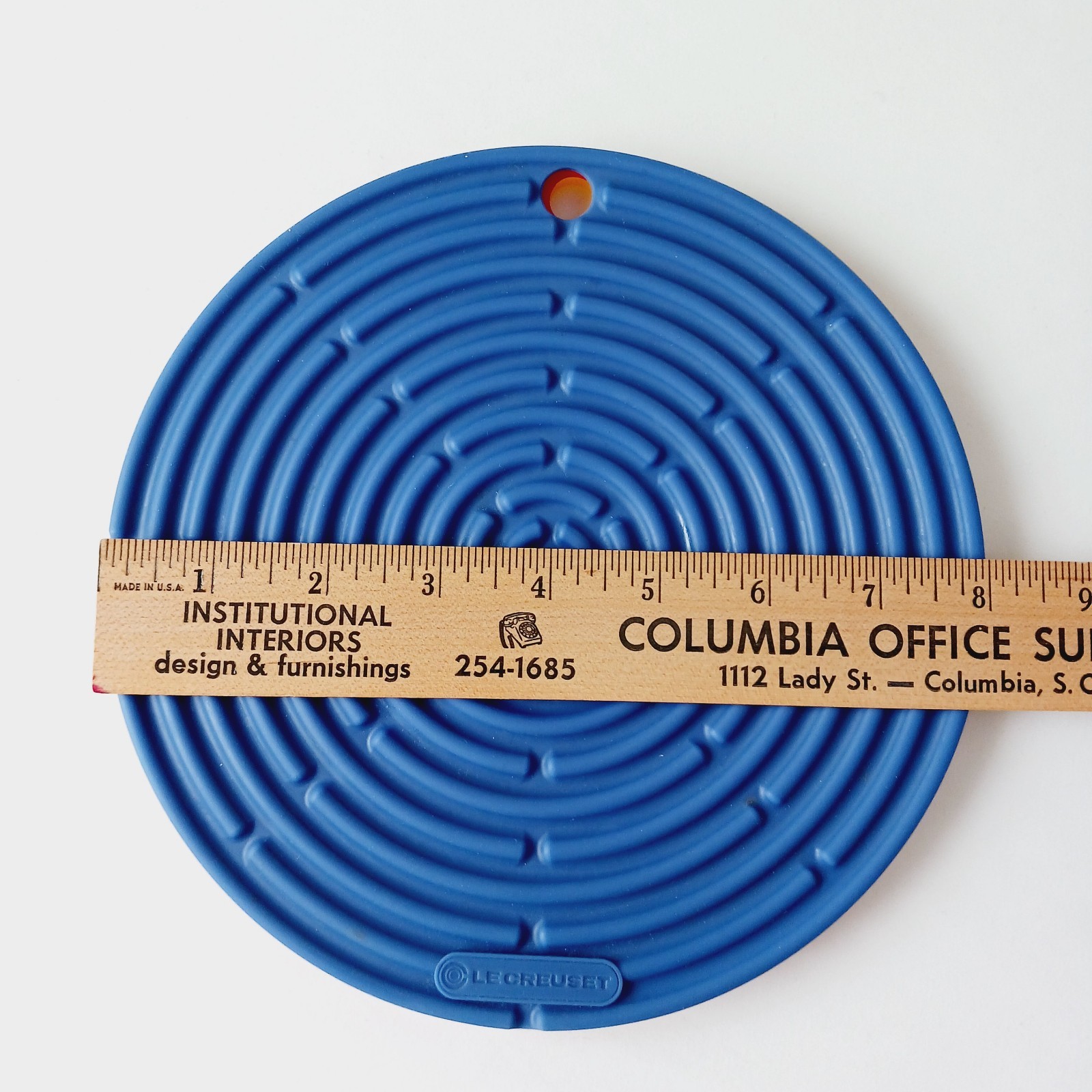 Le Creuset Cool Tool Azure/Marseille Blue Silicone Surface Protector Trivet 8" gallery