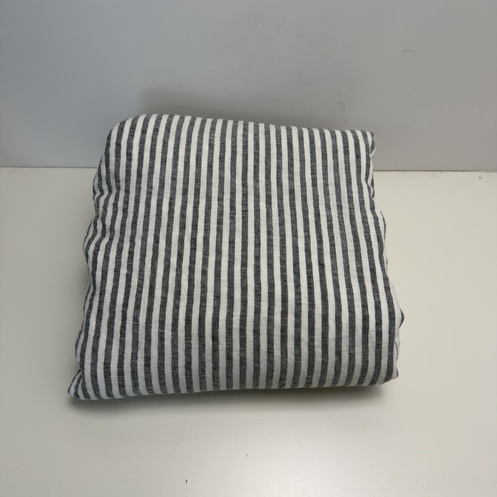 NWOT Brooklinen Washed Linen 2-Sided Duvet Cover Charcoal Chambray Full/Queen gallery