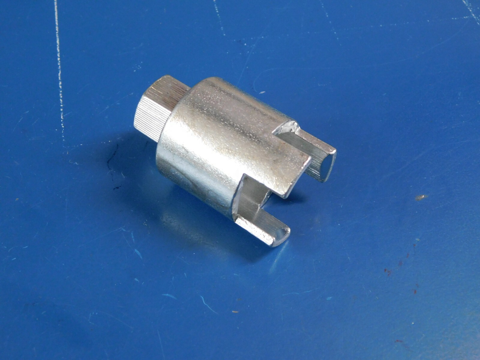 CLUTCH REMOVAL TOOL FOR HUSQVARNA CHAINSAW 357 359 ------------- UP 664 gallery