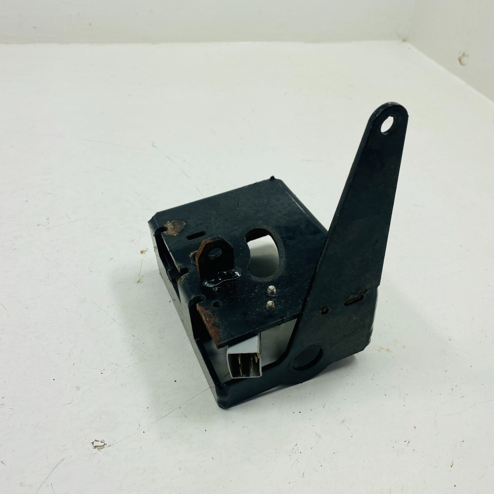 Bunton Estate Pro Plus 642285 Control Bracket RH 4132028.7 gallery