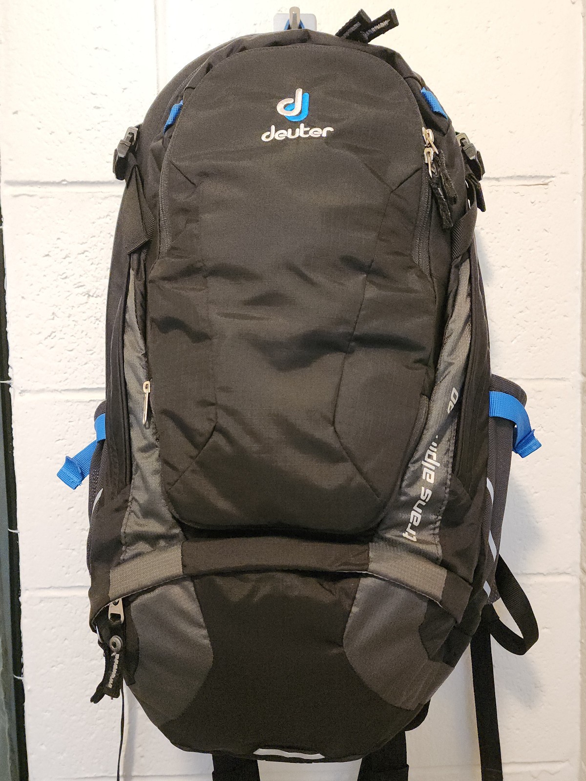 Deuter Trans Alpine 30, Black, 30 L--Excellent condition! 