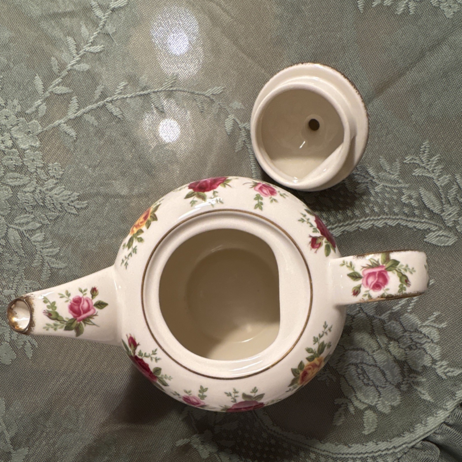 Royal Albert Old Country Roses Classic IV Fine China Floral Teapot Handles Lid gallery