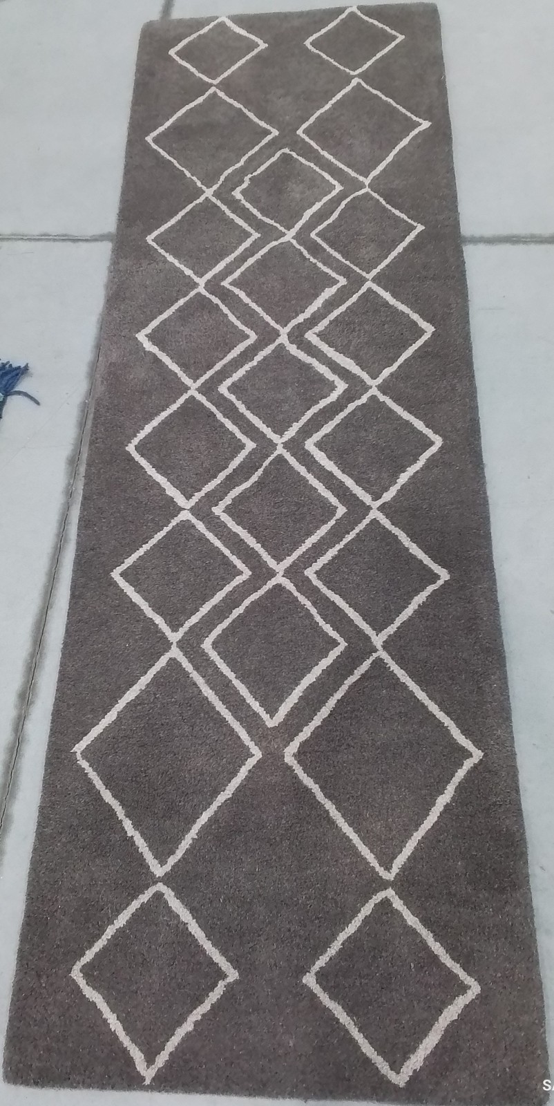 IVORY / DKGREY 2'-6" x 8'-0" Back Stain Rug, Reduced Price 1172799893 SOH340A-28 gallery
