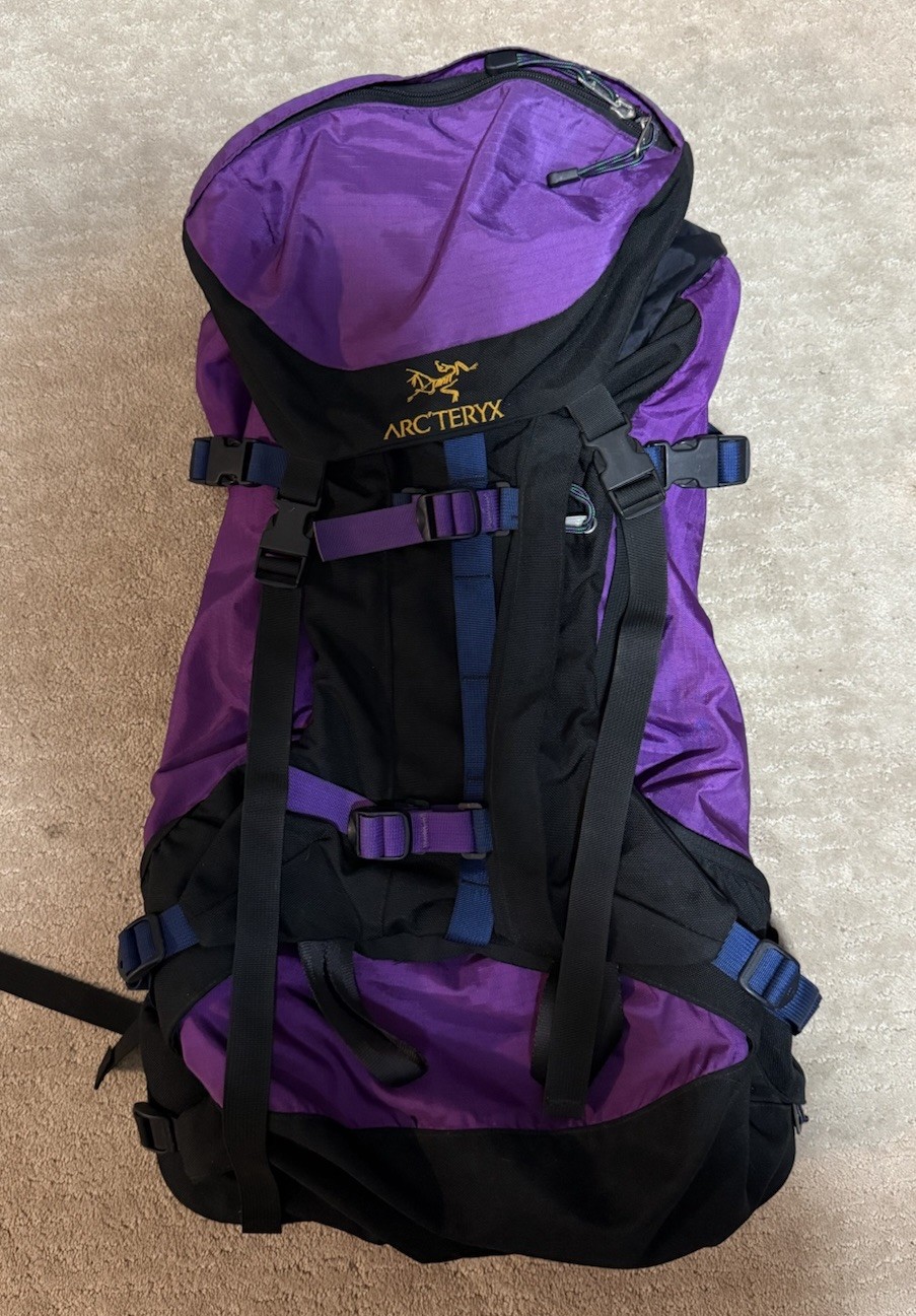 Arc’teryx Khamsin Backpack (purple/black) Large