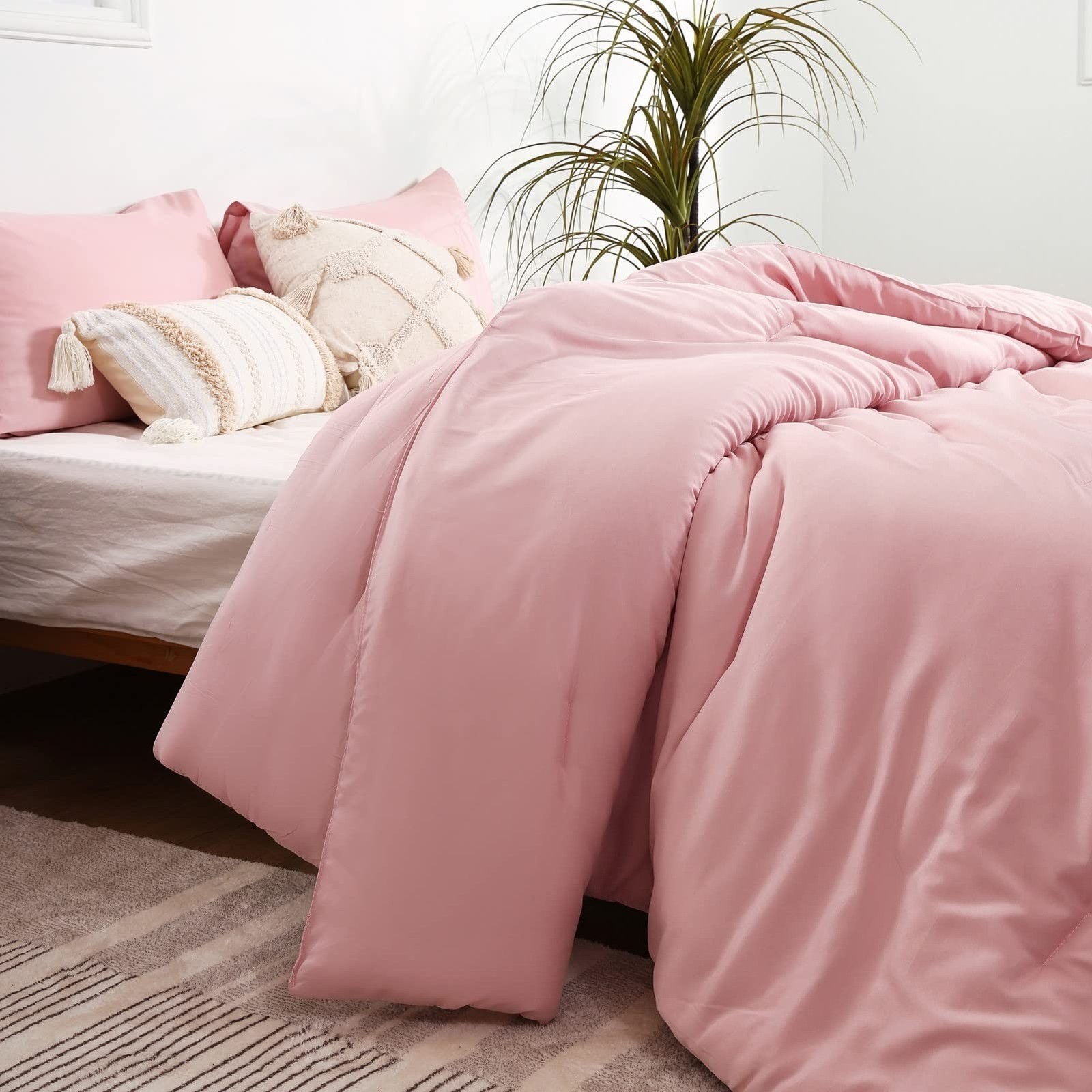 ROSGONIA Twin/Twin XL Comforter Set for College Girls Boys Pink, 1 Comforter ... gallery