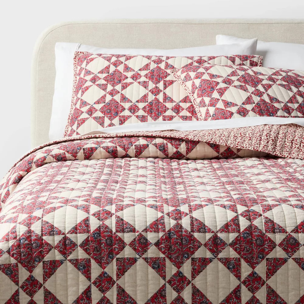 King Patchwork Quilt Set Red - Threshold