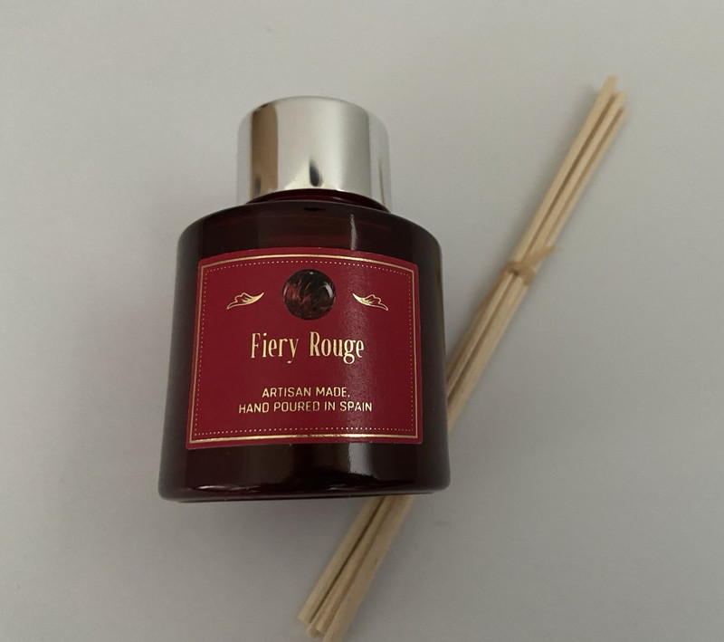 NEW Vila Hermanos mini diffuser & reeds 1.69 oz FIERY ROUGE Made in SPAIN gallery